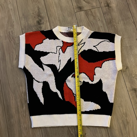 Sweater Vest, 90’s Detail, Size Medium - Picture 7 of 10